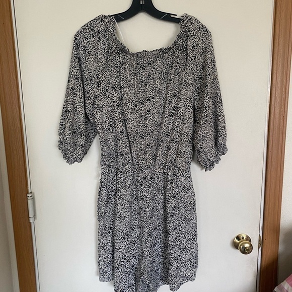 Ivy street large long sleeve romper - Picture 1 of 7